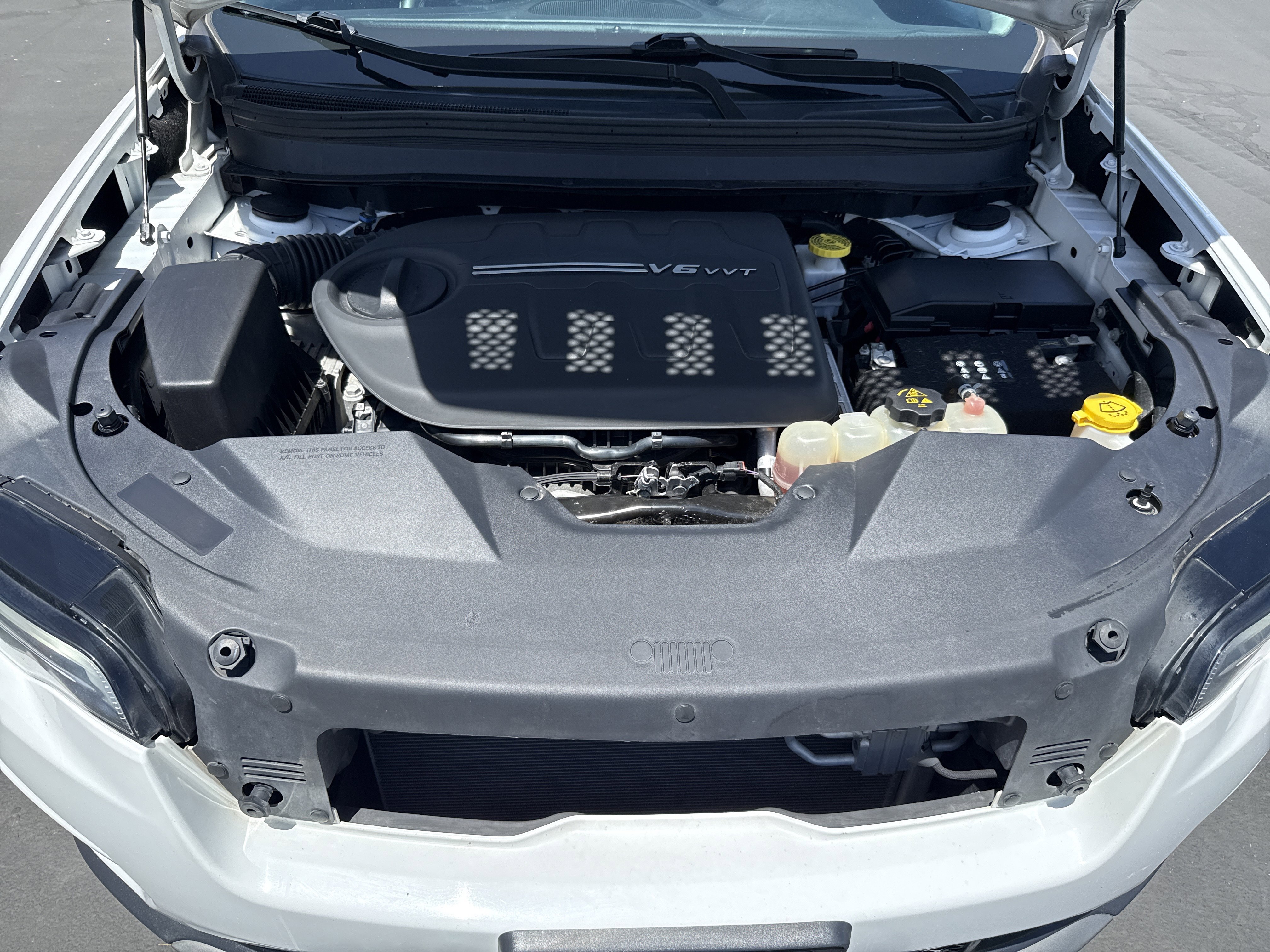 Used 2019 Jeep Cherokee Limited AWD/4WD image 30
