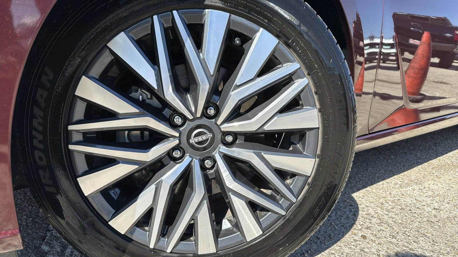 Used 2024 Nissan Altima 2.5 SV image 9