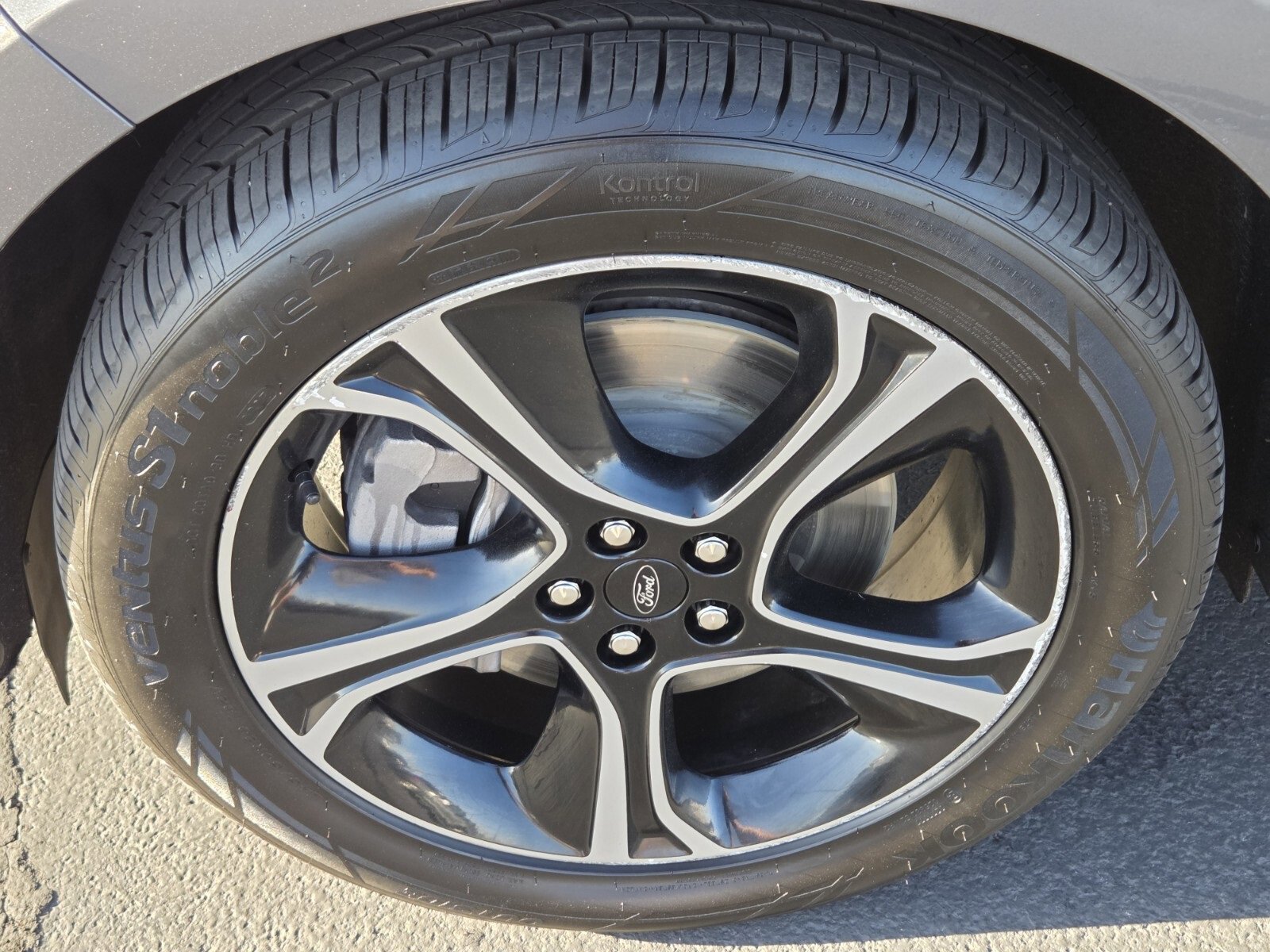 Certified 2022 Ford Edge ST image 9