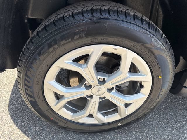 Used 2024 Jeep Compass Latitude w/ Convenience Group AWD/4WD image 12