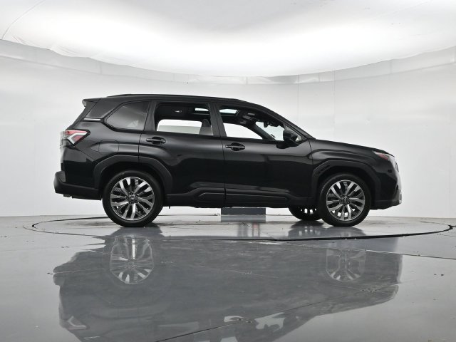 Used 2025 Subaru Forester Touring AWD/4WD image 26