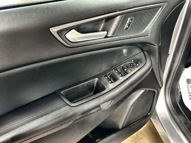 Certified 2024 Ford Edge SE w/ Black Appearance Package AWD/4WD image 14
