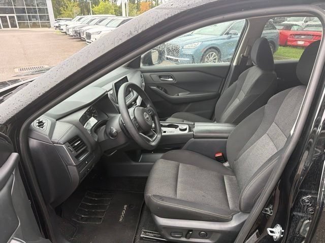 Used 2024 Nissan Rogue SV AWD/4WD image 13