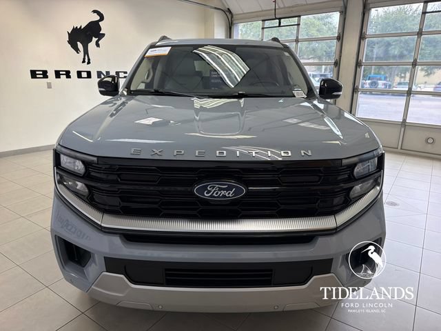 Certified 2025 Ford Expedition Platinum AWD/4WD image 3