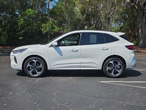 Certified 2023 Ford Escape ST-Line Select AWD/4WD image 2
