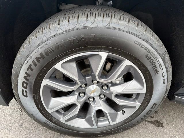 Used 2023 Chevrolet Suburban LT w/ LT Signature Plus Package AWD/4WD image 9