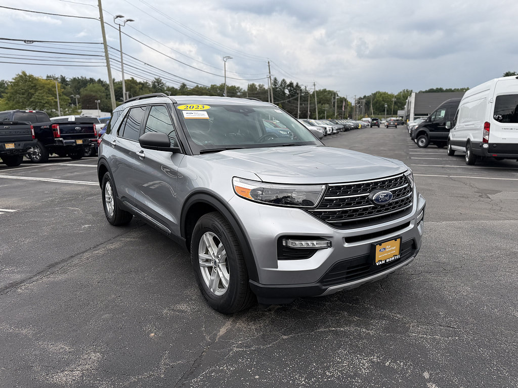 Certified 2023 Ford Explorer XLT w/ Equipment Group 202A AWD/4WD image 10