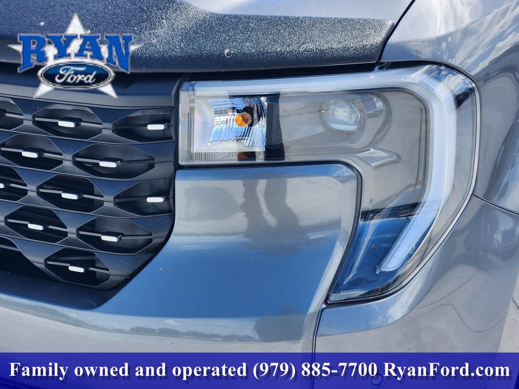 Certified 2025 Ford Maverick Lariat w/ 4K Tow Package AWD/4WD image 7