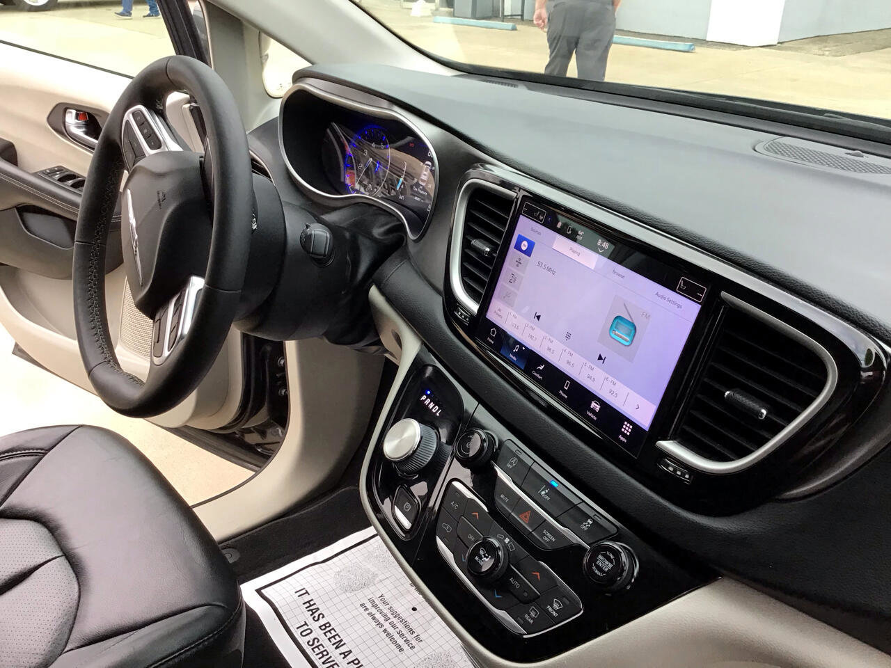 Used 2022 Chrysler Pacifica Touring-L image 34