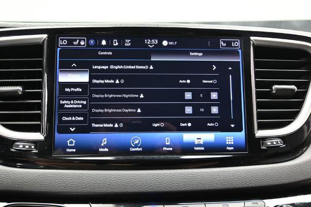 Used 2024 Chrysler Pacifica Touring-L FWD image 35
