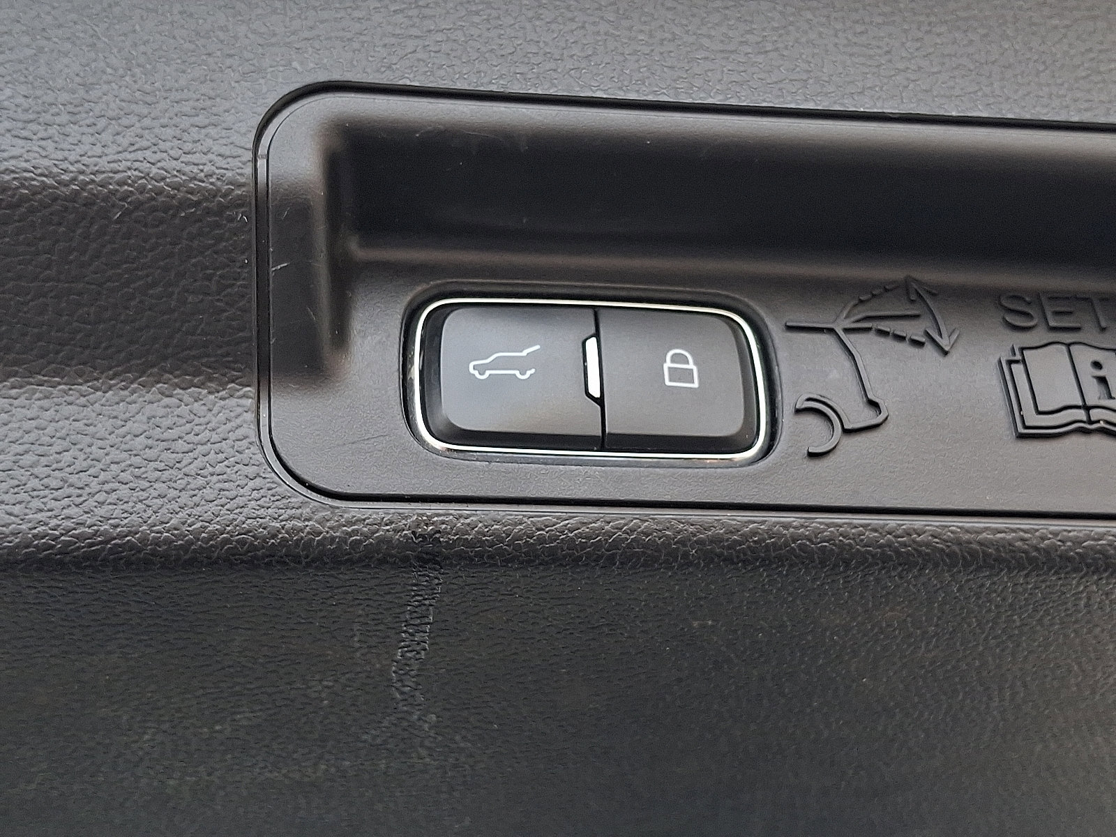 Certified 2022 Ford Explorer XLT w/ Class IV Trailer Tow Package image 29