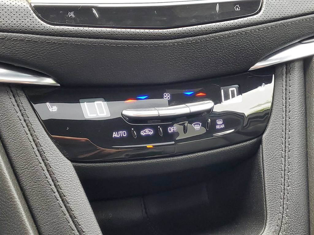 Used 2023 Cadillac XT6 Luxury AWD/4WD image 35