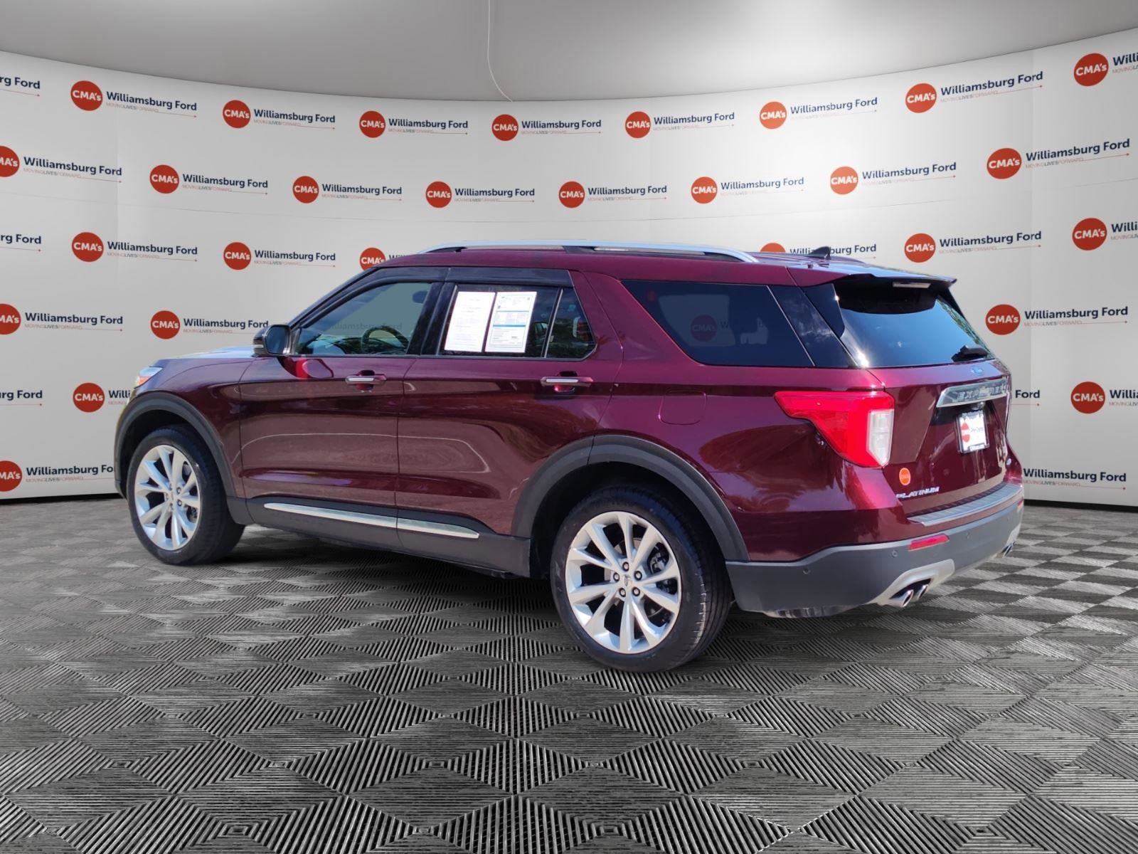 Certified 2022 Ford Explorer Platinum w/ Equipment Group 601A AWD/4WD image 3
