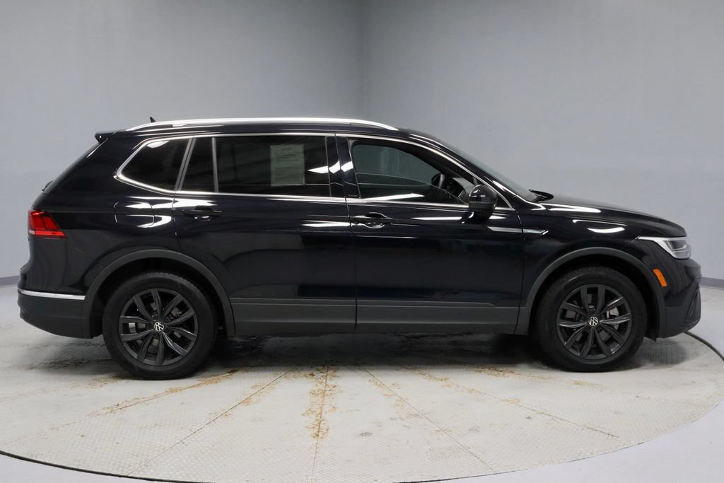 Used 2024 Volkswagen Tiguan SE w/ Panoramic Sunroof Package AWD/4WD image 6