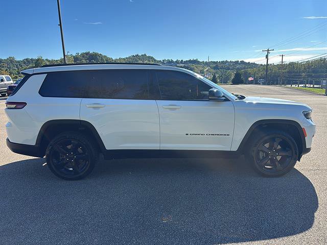 Used 2024 Jeep Grand Cherokee L Altitude AWD/4WD image 5