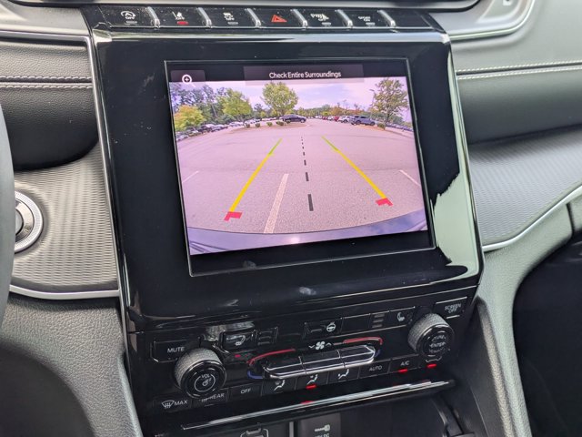 Used 2024 Jeep Grand Cherokee Altitude AWD/4WD image 20