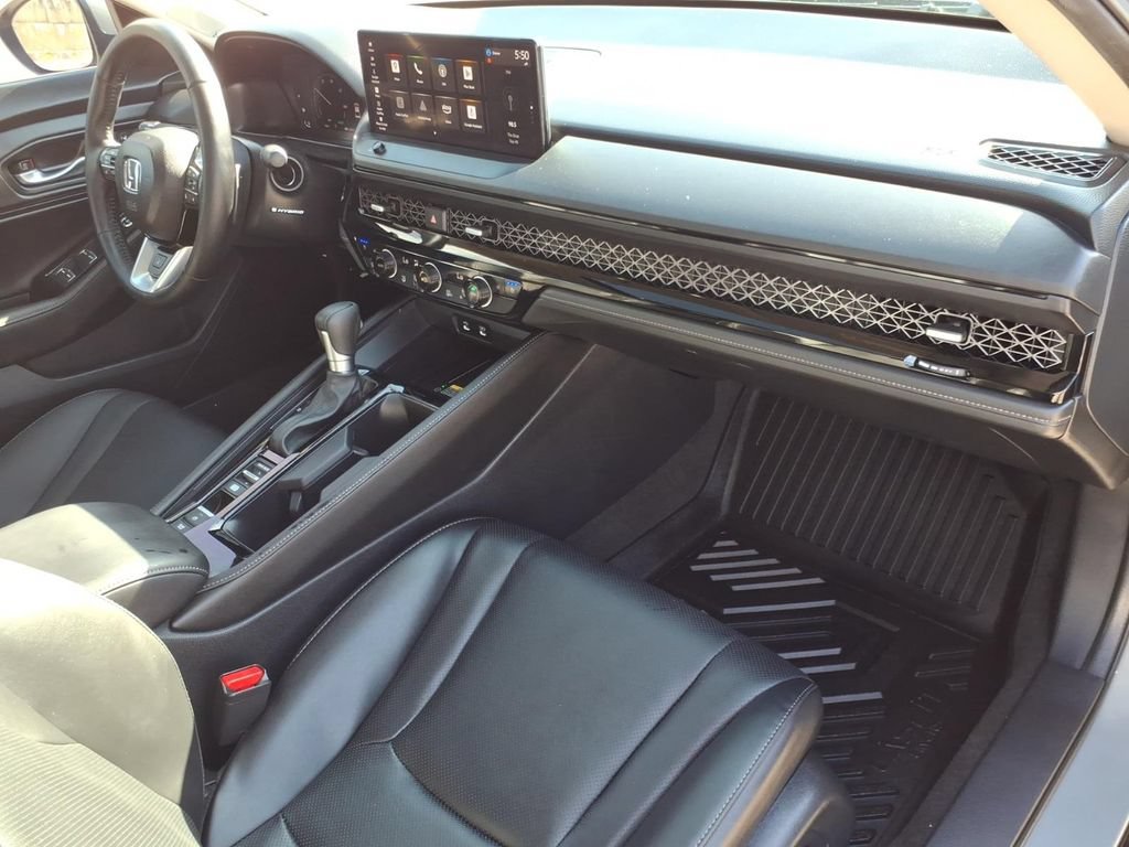Used 2025 Honda Accord Touring image 4