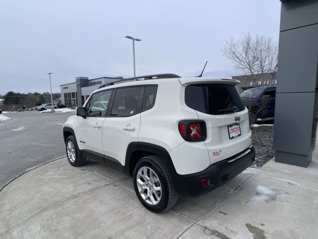 Used 2017 Jeep Renegade Latitude w/ Cold Weather Group image 3
