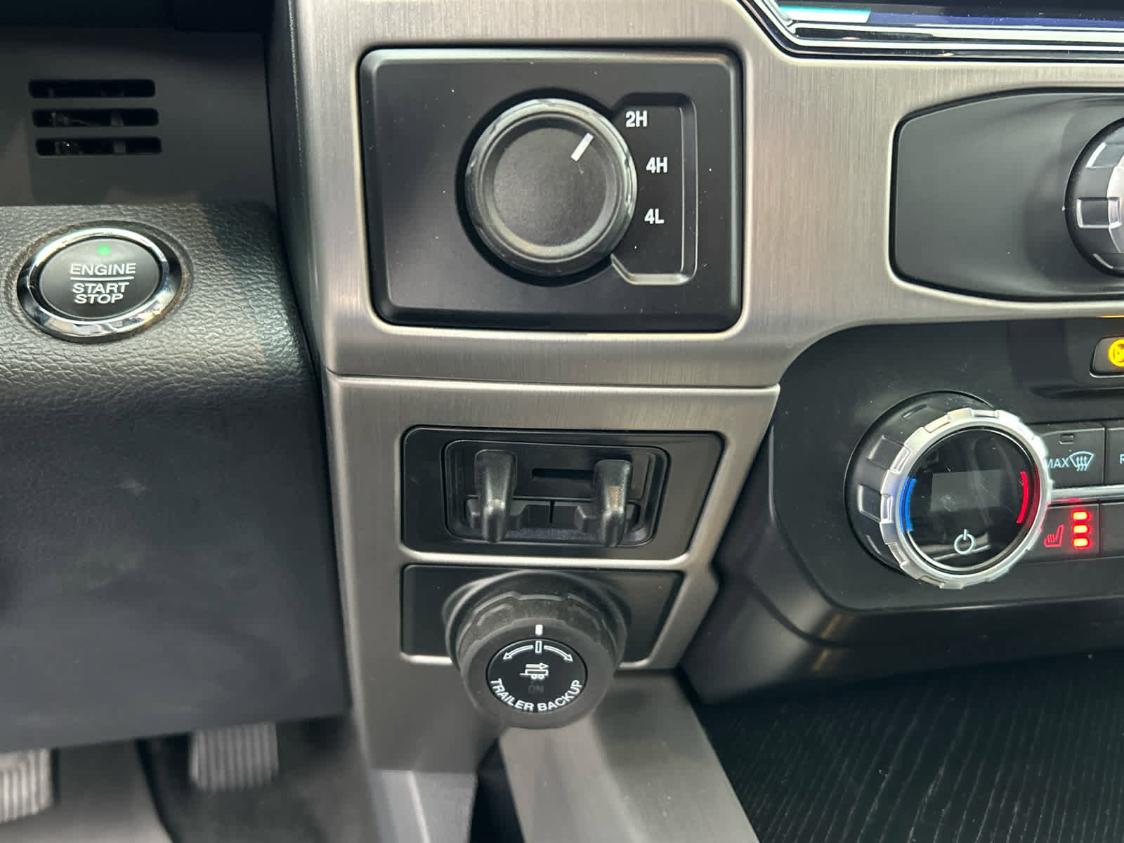 Certified 2022 Ford F350 Platinum image 30