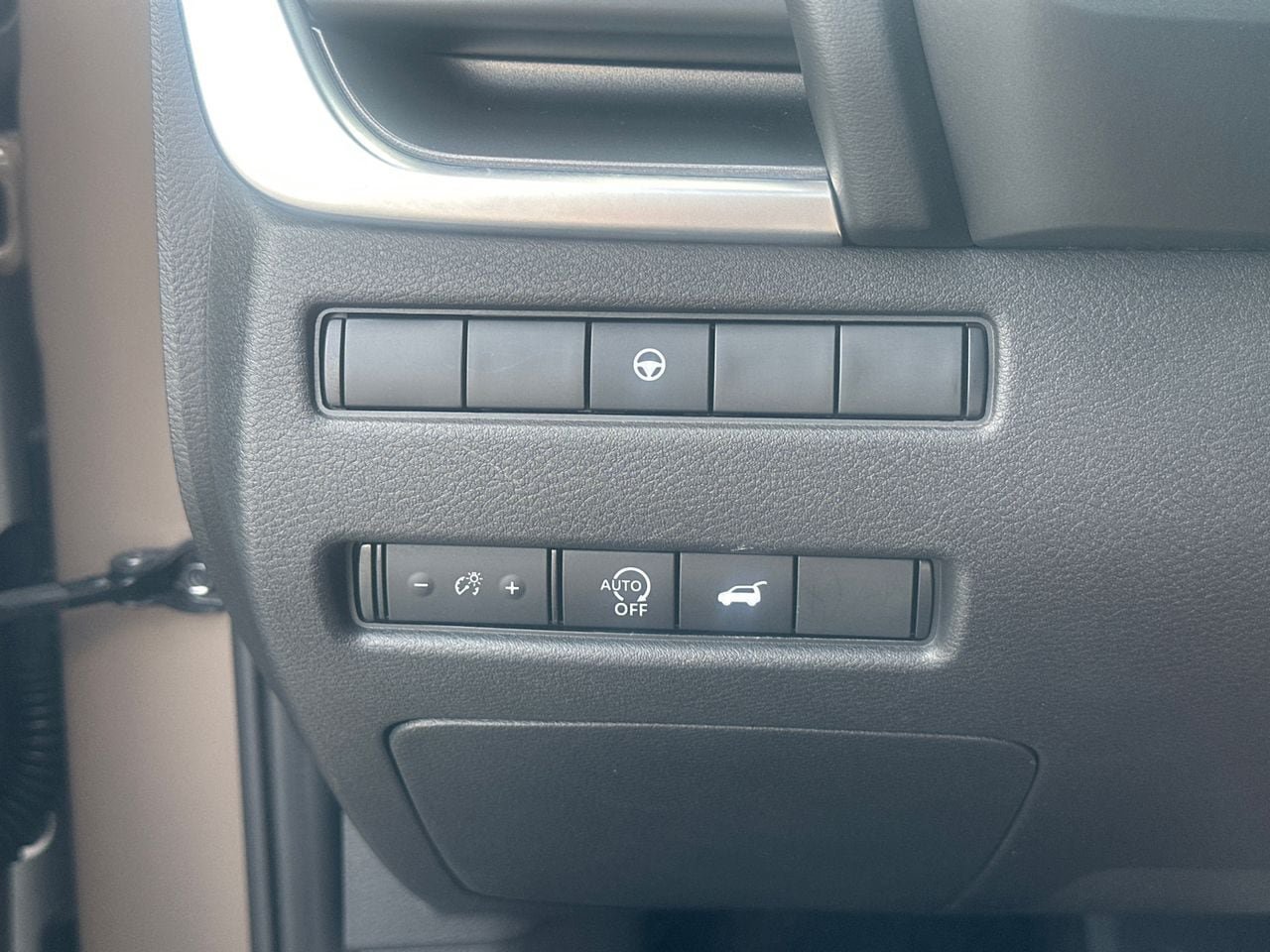 Used 2025 Nissan Rogue SV AWD/4WD image 34