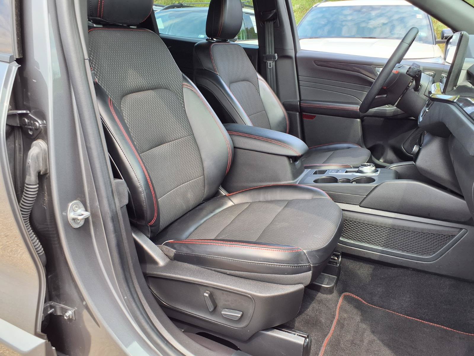 Certified 2023 Ford Escape ST-Line Select w/ Tech Pack #2 AWD/4WD image 8