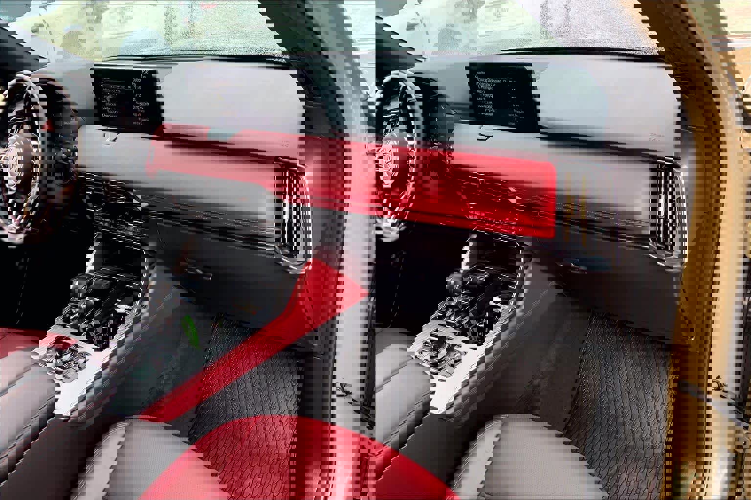 Used 2025 MAZDA CX-70 Plug-In Hybrid w/ Premium Plus image 16