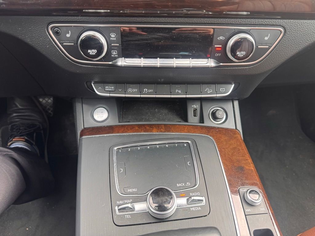 Used 2018 Audi Q5 2.0T Premium Plus w/ Premium Plus Package AWD/4WD image 12