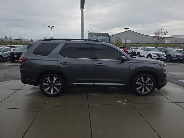 Used 2025 Honda Pilot Touring image 6