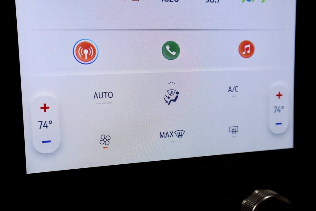 Certified 2023 Ford Edge SE image 11