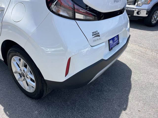Used 2025 Kia Soul S FWD image 12