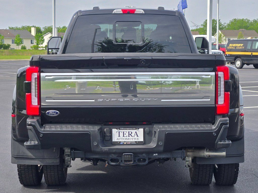 Certified 2025 Ford F450 Platinum w/ Platinum Plus Package AWD/4WD image 17