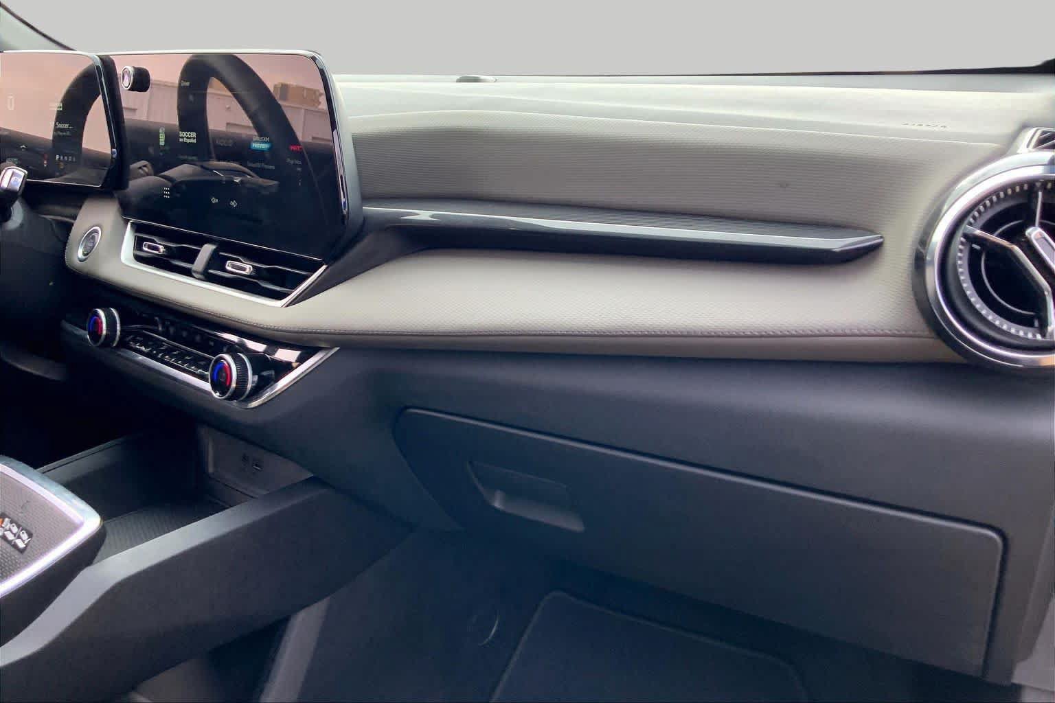 Used 2025 Chevrolet Equinox LT w/ Convenience Package II FWD image 19