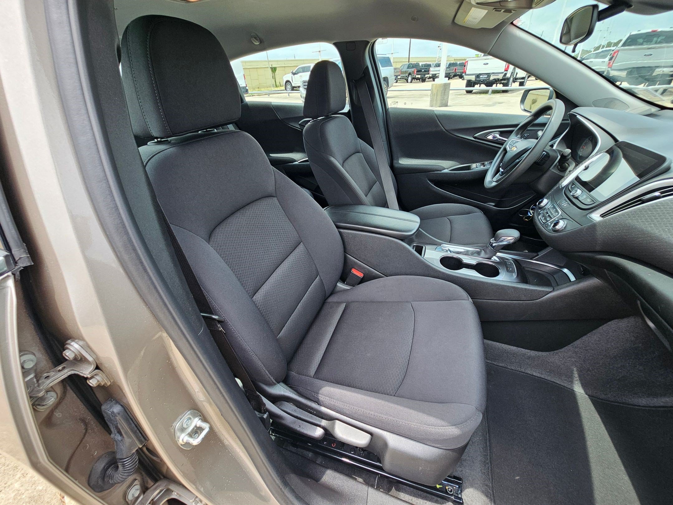 Used 2024 Chevrolet Malibu LT FWD image 32