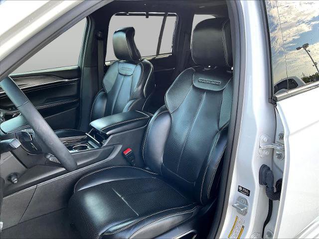 Used 2023 Jeep Grand Cherokee Overland w/ Luxury Tech Group IV AWD/4WD image 23