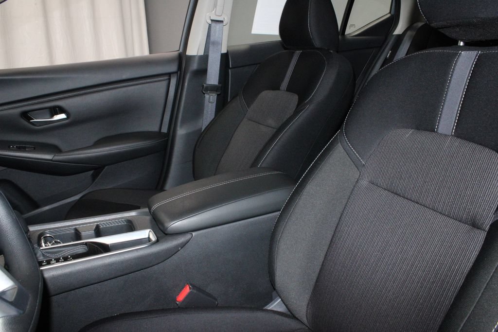 Used 2025 Nissan Sentra SV w/ Trunk Package FWD image 25