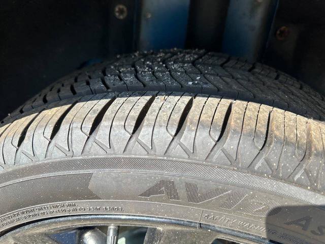 Certified 2017 Ford Escape Titanium w/ Canadian Touring Package image 13