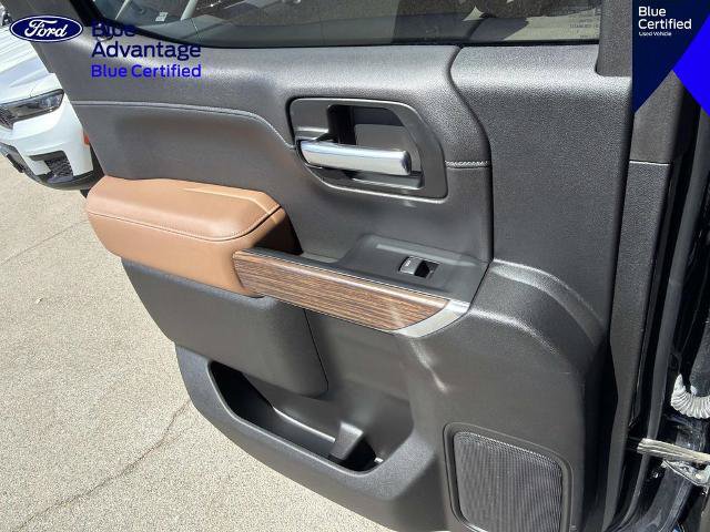 Used 2020 Chevrolet Silverado 1500 High Country w/ Technology Package AWD/4WD image 12