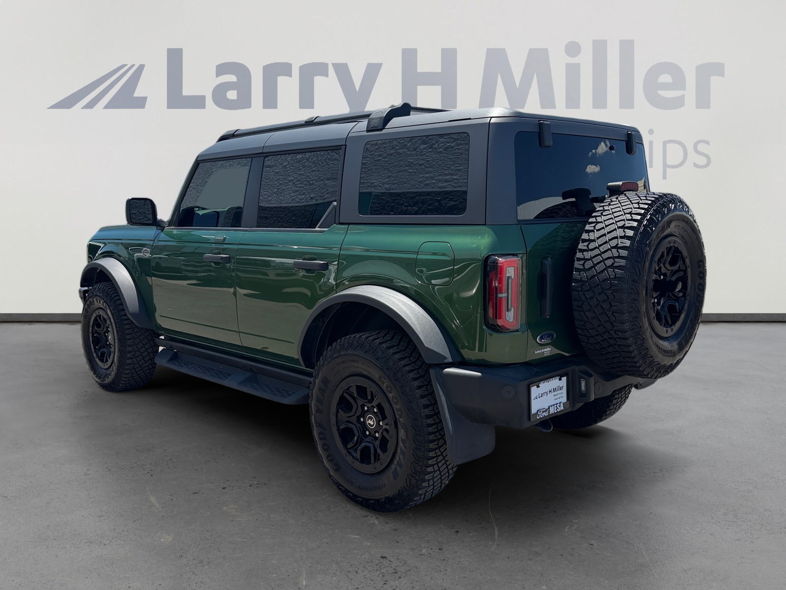 Certified 2023 Ford Bronco Wildtrak AWD/4WD image 3