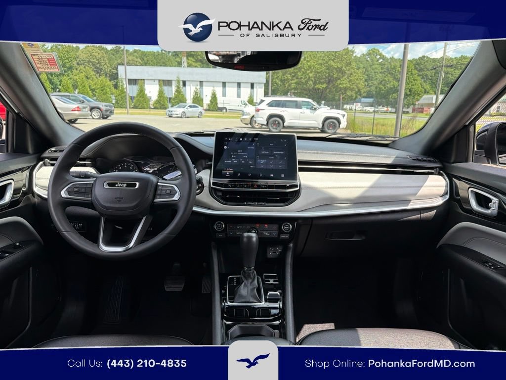 Used 2025 Jeep Compass Limited AWD/4WD image 8