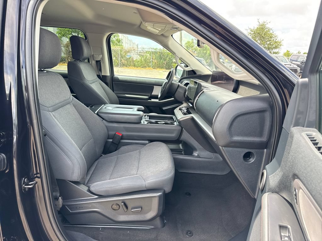 Certified 2025 Ford Expedition Active RWD image 29