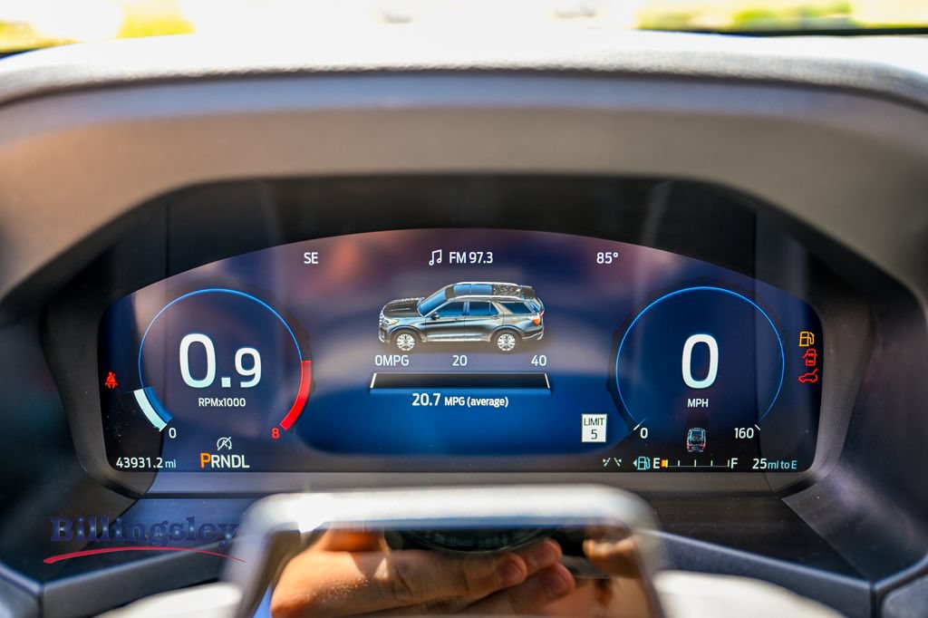 Certified 2025 Ford Explorer Platinum w/ LUX Leather Package AWD/4WD image 9