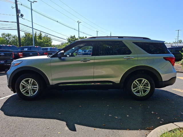 Certified 2024 Ford Explorer XLT w/ Equipment Group 202A AWD/4WD image 6