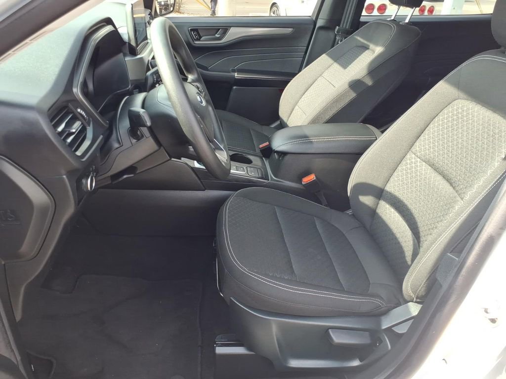Certified 2025 Ford Escape Active FWD image 15