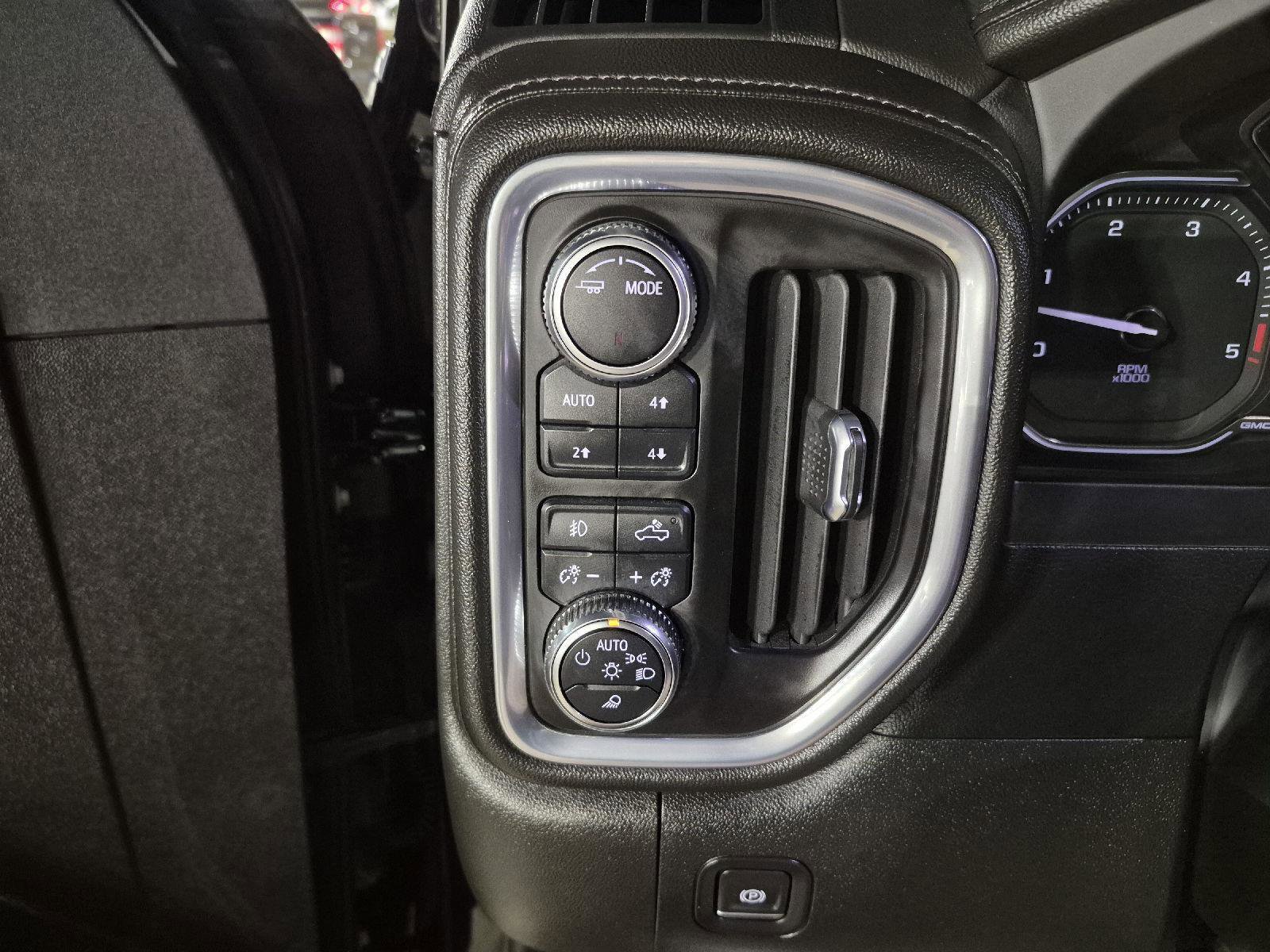 Used 2022 GMC Sierra 3500 Denali image 11