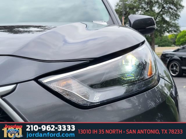 Used 2023 Toyota Highlander XLE FWD image 10