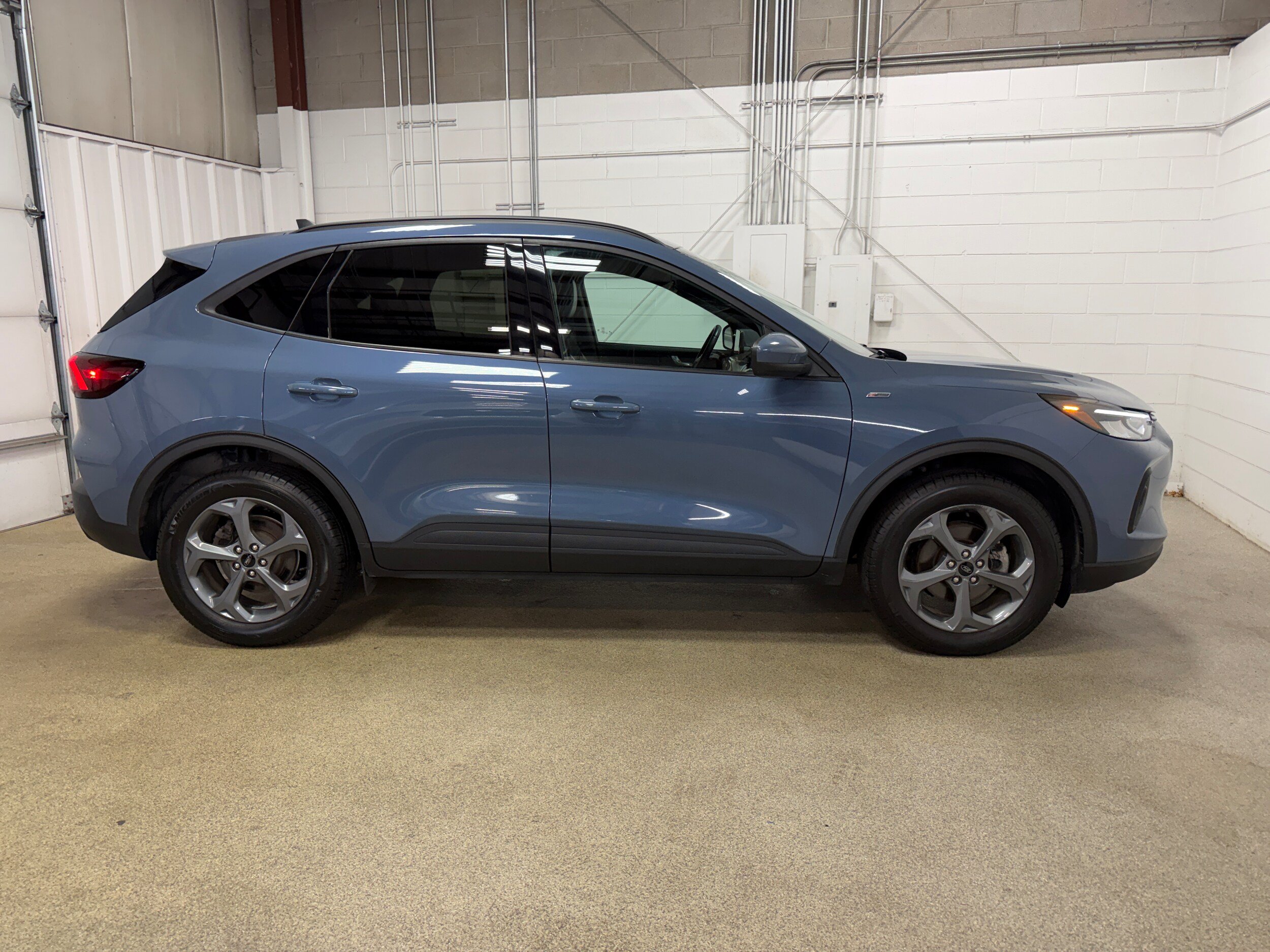 Certified 2025 Ford Escape ST-Line Select AWD/4WD image 7