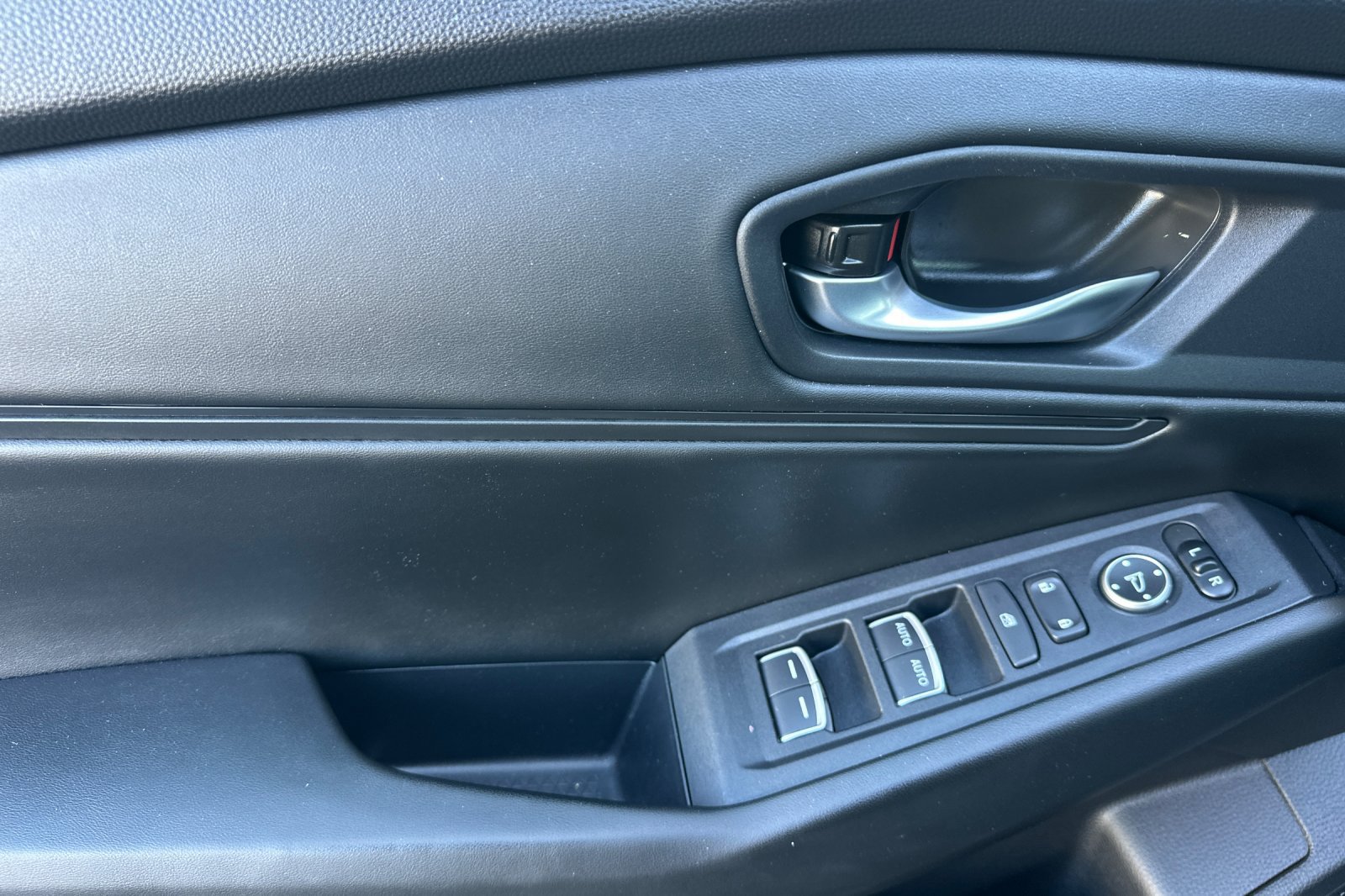 Used 2025 Honda Accord SE image 10