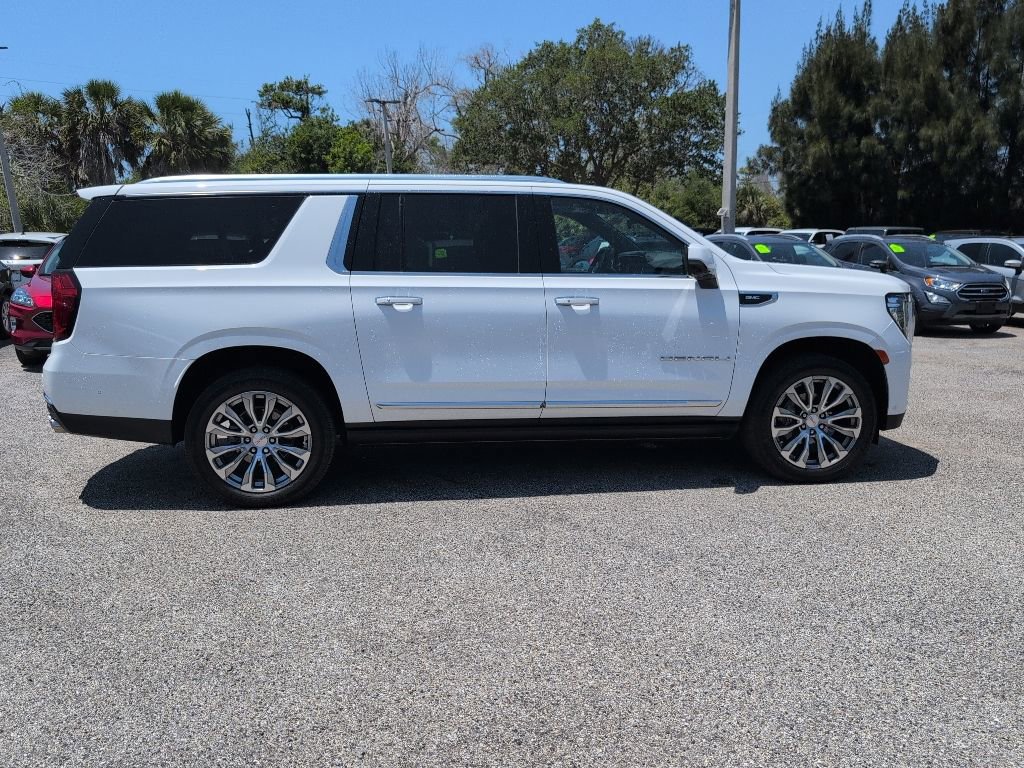 Used 2023 GMC Yukon XL Denali w/ Denali Reserve Package AWD/4WD image 2