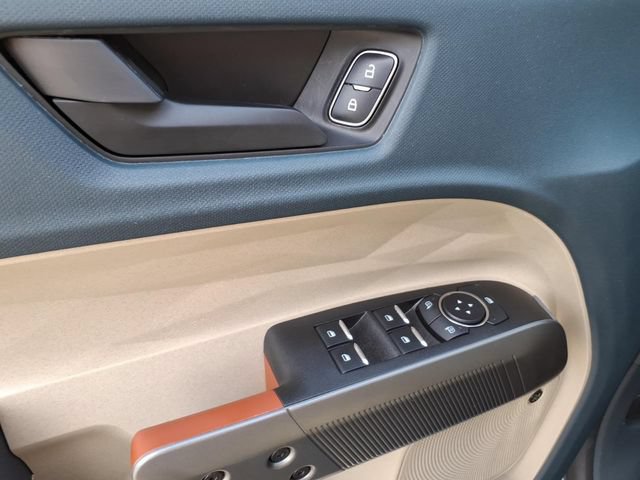 Certified 2025 Ford Maverick Lariat w/ 4K Tow Package AWD/4WD image 17