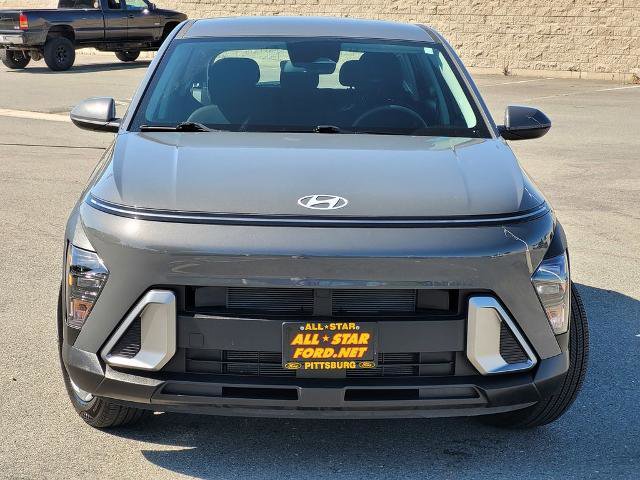 Used 2025 Hyundai Kona SE FWD image 2